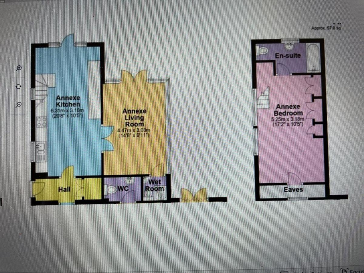 The Corner House, 36, Broadway Road, Apartment อีฟแชม ภายนอก รูปภาพ